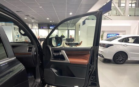 Toyota Land Cruiser 200, 2020 год, 8 400 000 рублей, 9 фотография