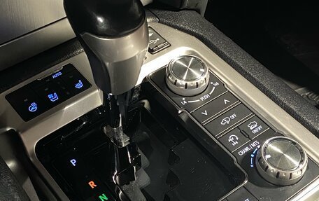 Toyota Land Cruiser 200, 2020 год, 8 400 000 рублей, 28 фотография