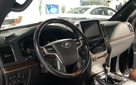 Toyota Land Cruiser 200, 2020 год, 8 400 000 рублей, 20 фотография