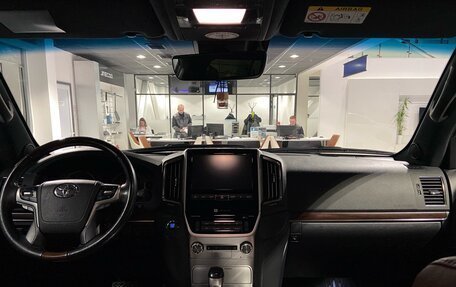 Toyota Land Cruiser 200, 2020 год, 8 400 000 рублей, 31 фотография