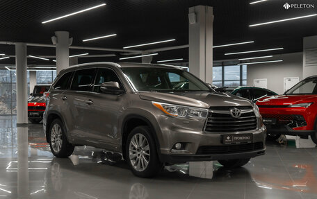 Toyota Highlander III, 2014 год, 2 050 000 рублей, 2 фотография
