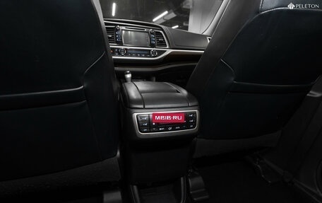 Toyota Highlander III, 2014 год, 2 050 000 рублей, 13 фотография