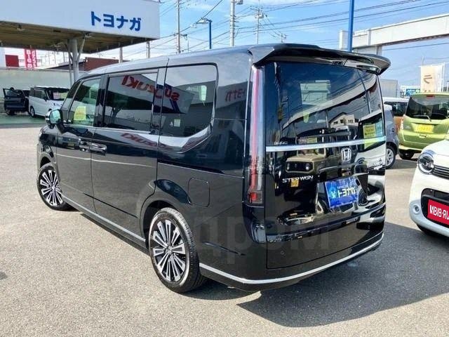 Honda Stepwgn V рестайлинг, 2022 год, 2 151 950 рублей, 1 фотография