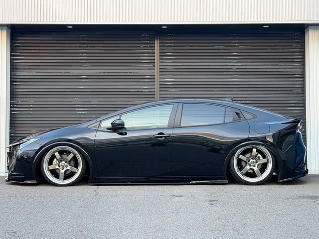 Toyota Prius IV XW50, 2022 год, 2 247 792 рублей, 2 фотография