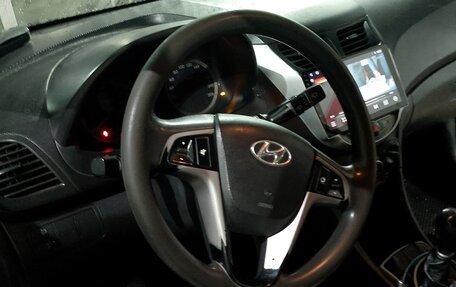 Hyundai Solaris II рестайлинг, 2014 год, 500 000 рублей, 7 фотография