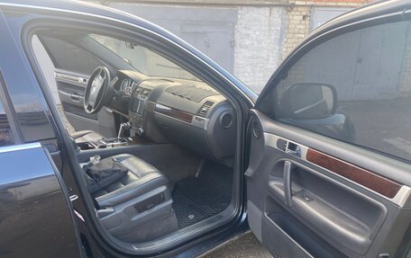 Volkswagen Touareg III, 2005 год, 720 000 рублей, 10 фотография