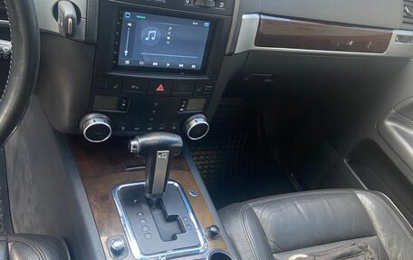 Volkswagen Touareg III, 2005 год, 720 000 рублей, 8 фотография