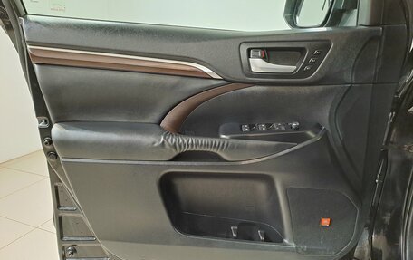 Toyota Highlander III, 2014 год, 2 599 000 рублей, 16 фотография