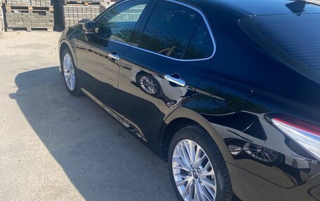 Toyota Camry, 2019 год, 3 300 000 рублей, 4 фотография