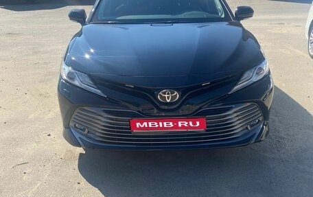 Toyota Camry, 2019 год, 3 300 000 рублей, 1 фотография