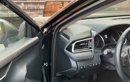 Toyota Camry, 2019 год, 3 300 000 рублей, 13 фотография