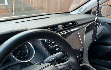 Toyota Camry, 2019 год, 3 300 000 рублей, 15 фотография