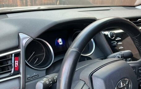 Toyota Camry, 2019 год, 3 300 000 рублей, 16 фотография