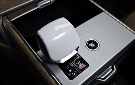 Land Rover Range Rover IV рестайлинг, 2024 год, 30 000 000 рублей, 14 фотография