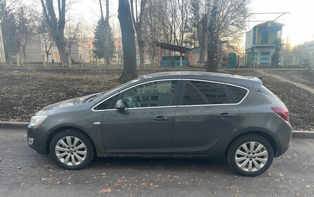 Opel Astra J, 2011 год, 580 000 рублей, 2 фотография