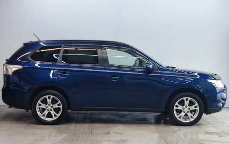 Mitsubishi Outlander III рестайлинг 3, 2013 год, 1 480 000 рублей, 4 фотография