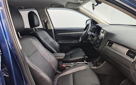 Mitsubishi Outlander III рестайлинг 3, 2013 год, 1 480 000 рублей, 16 фотография