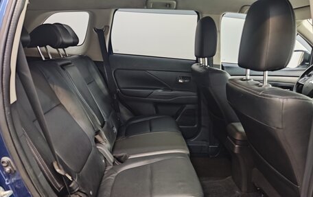 Mitsubishi Outlander III рестайлинг 3, 2013 год, 1 480 000 рублей, 17 фотография