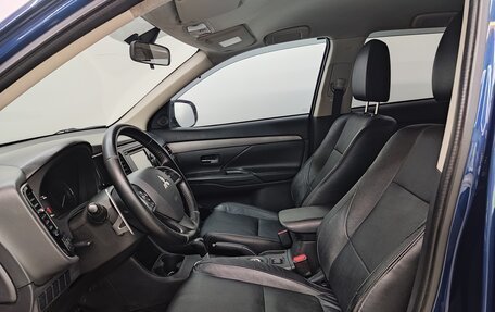 Mitsubishi Outlander III рестайлинг 3, 2013 год, 1 480 000 рублей, 14 фотография