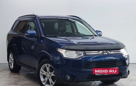 Mitsubishi Outlander III рестайлинг 3, 2013 год, 1 480 000 рублей, 3 фотография