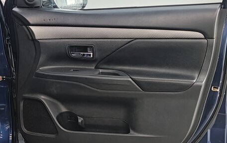 Mitsubishi Outlander III рестайлинг 3, 2013 год, 1 480 000 рублей, 19 фотография