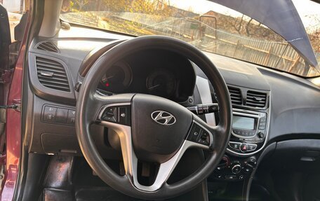 Hyundai Solaris II рестайлинг, 2013 год, 750 000 рублей, 15 фотография