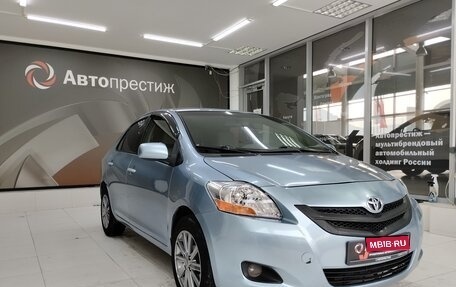 Toyota Yaris III рестайлинг, 2009 год, 750 000 рублей, 1 фотография