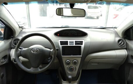 Toyota Yaris III рестайлинг, 2009 год, 750 000 рублей, 7 фотография
