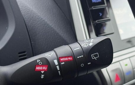 Toyota Land Cruiser Prado 150 рестайлинг 2, 2018 год, 5 350 000 рублей, 6 фотография