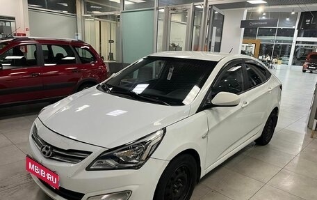 Hyundai Solaris II рестайлинг, 2015 год, 559 000 рублей, 1 фотография