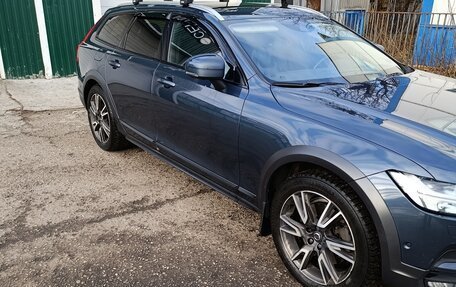 Volvo V90 Cross Country I рестайлинг, 2017 год, 2 600 000 рублей, 3 фотография