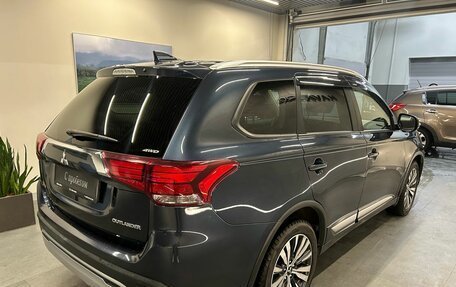 Mitsubishi Outlander III рестайлинг 3, 2019 год, 2 149 000 рублей, 4 фотография