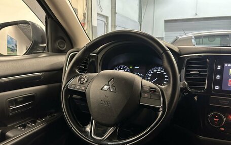 Mitsubishi Outlander III рестайлинг 3, 2019 год, 2 149 000 рублей, 12 фотография