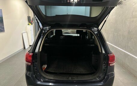 Mitsubishi Outlander III рестайлинг 3, 2019 год, 2 149 000 рублей, 14 фотография