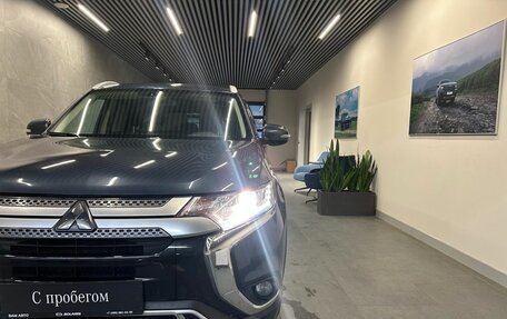 Mitsubishi Outlander III рестайлинг 3, 2019 год, 2 149 000 рублей, 16 фотография