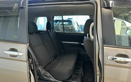 Toyota ISis I, 2012 год, 1 399 000 рублей, 18 фотография