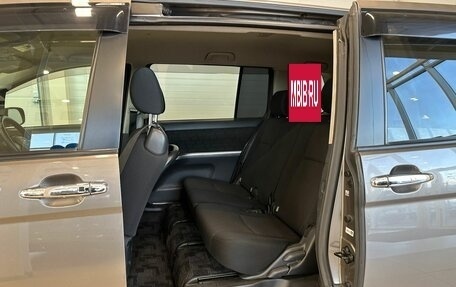 Toyota ISis I, 2012 год, 1 399 000 рублей, 17 фотография