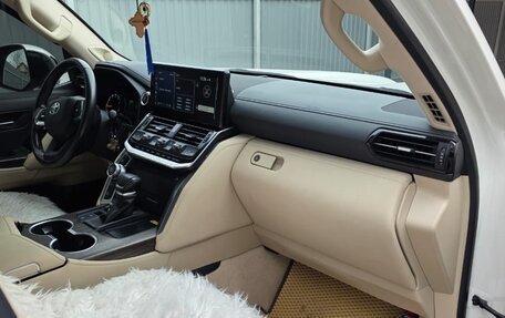 Toyota Land Cruiser, 2022 год, 12 500 000 рублей, 20 фотография