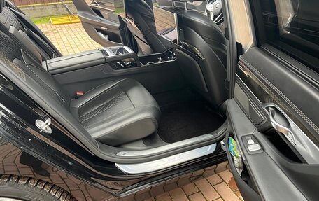 BMW 7 серия, 2016 год, 3 300 000 рублей, 19 фотография