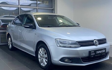 Volkswagen Jetta VI, 2013 год, 1 085 000 рублей, 3 фотография