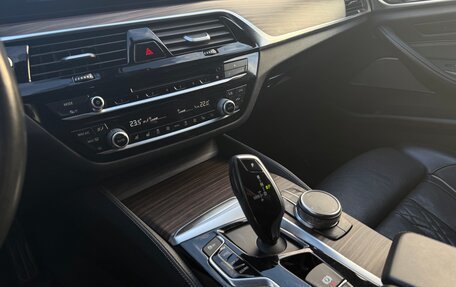 BMW 5 серия, 2018 год, 4 700 000 рублей, 14 фотография