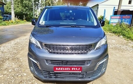 Peugeot Traveller I, 2019 год, 2 300 000 рублей, 2 фотография