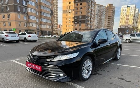 Toyota Camry, 2018 год, 2 450 000 рублей, 2 фотография