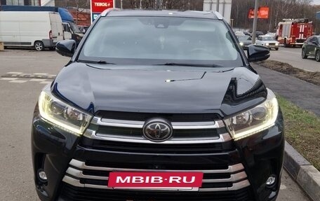 Toyota Highlander III, 2018 год, 3 000 000 рублей, 5 фотография