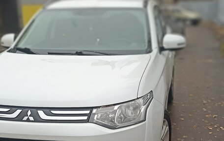 Mitsubishi Outlander III рестайлинг 3, 2013 год, 1 185 000 рублей, 1 фотография