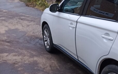 Mitsubishi Outlander III рестайлинг 3, 2013 год, 1 185 000 рублей, 7 фотография