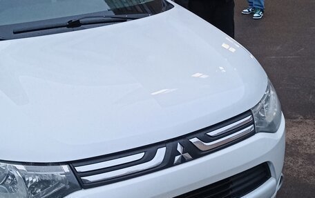 Mitsubishi Outlander III рестайлинг 3, 2013 год, 1 185 000 рублей, 8 фотография