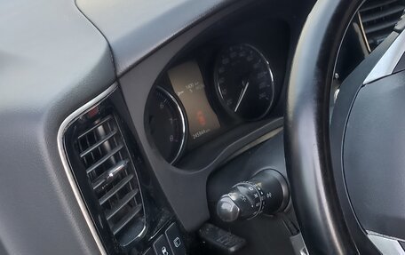 Mitsubishi Outlander III рестайлинг 3, 2013 год, 1 185 000 рублей, 17 фотография