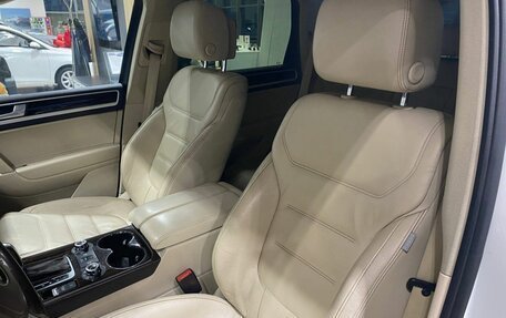 Volkswagen Touareg III, 2012 год, 2 099 900 рублей, 14 фотография