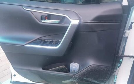 Toyota RAV4, 2024 год, 2 655 000 рублей, 5 фотография